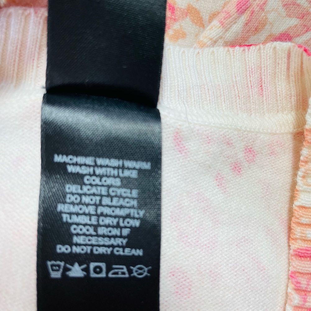 Axcess by Liz Claibore Pink Floral Button-Front Women's Scoop Neck Cardigan, L - Picture 6 of 7